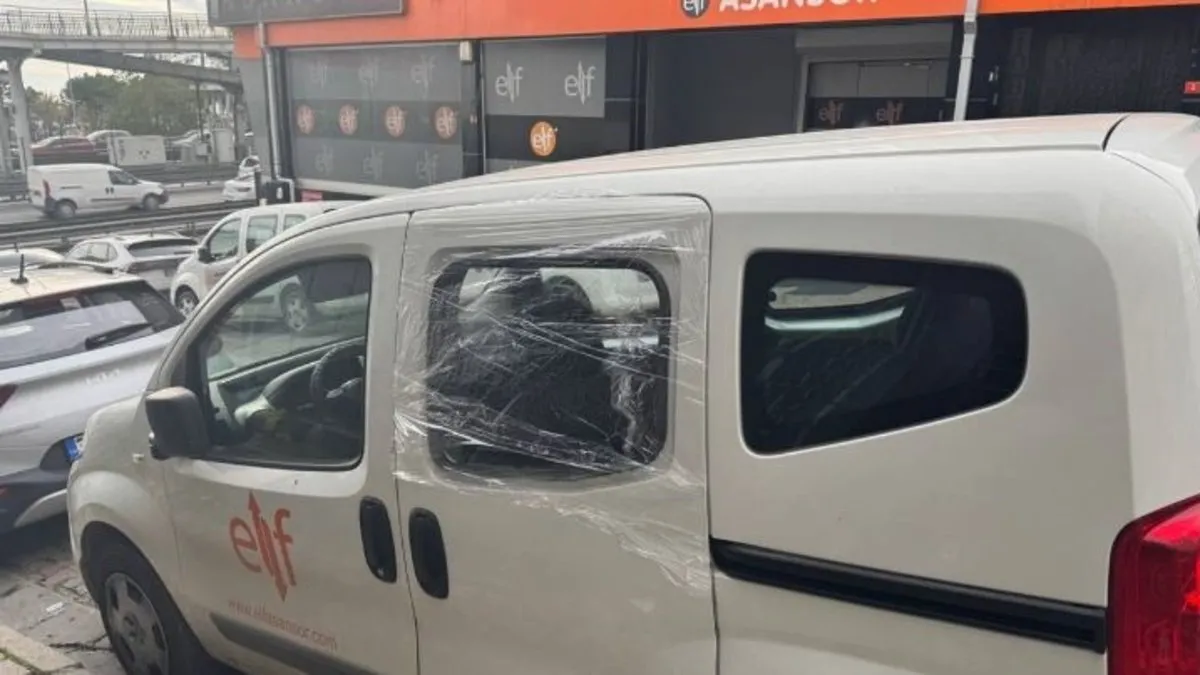 Oto faresi park halindeki 7 aracın camını kırıp soymaya kalktı