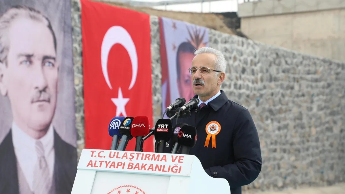 Bakan Uraloğlu: Elazığ’ın ulaşım ve iletişim altyapısına 52 milyar lira yatırım yapıldı
