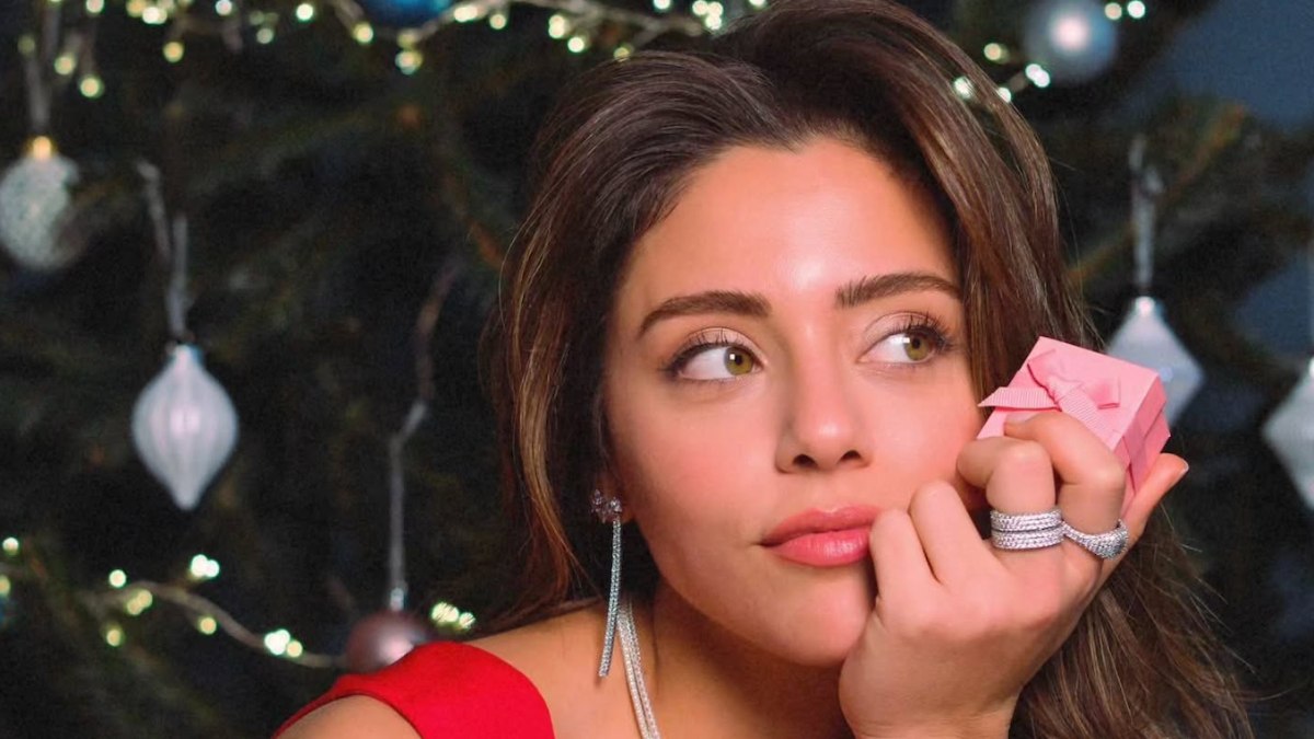 Kızılcık Şerbeti’nin Doğa’sı Sıla Türkoğlu’nun kaşları sarıya boyandı